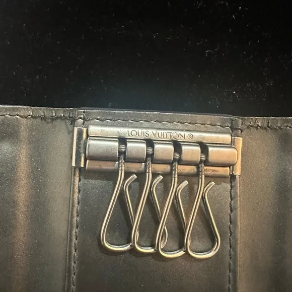 Louis Vuitton Key Case - Picture 10 of 12